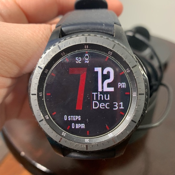 Samsung Gear S3 Frontier smart watch - Picture 2 of 8